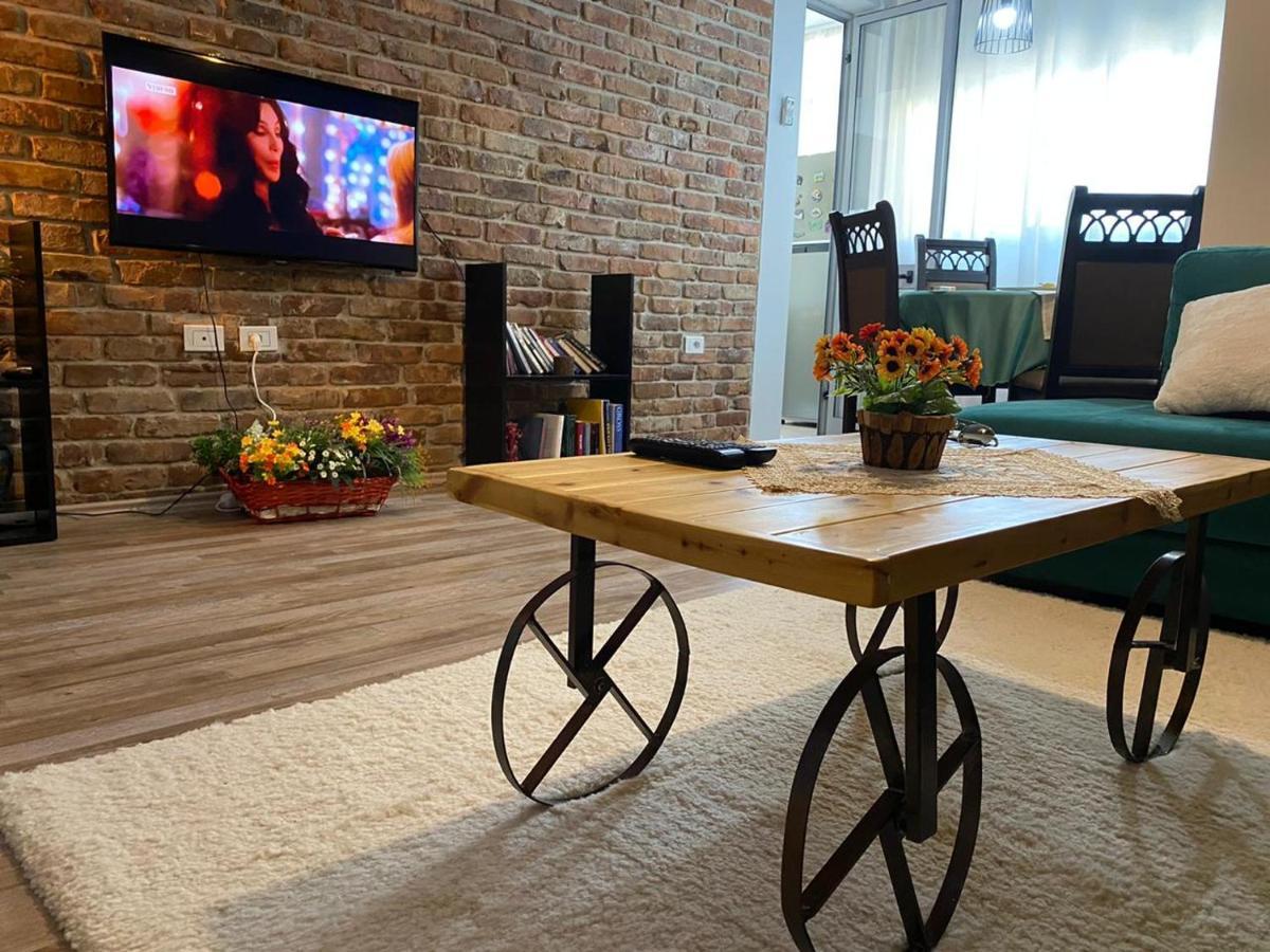 Ultra Apartments 'New Baazar' Tirana Bagian luar foto